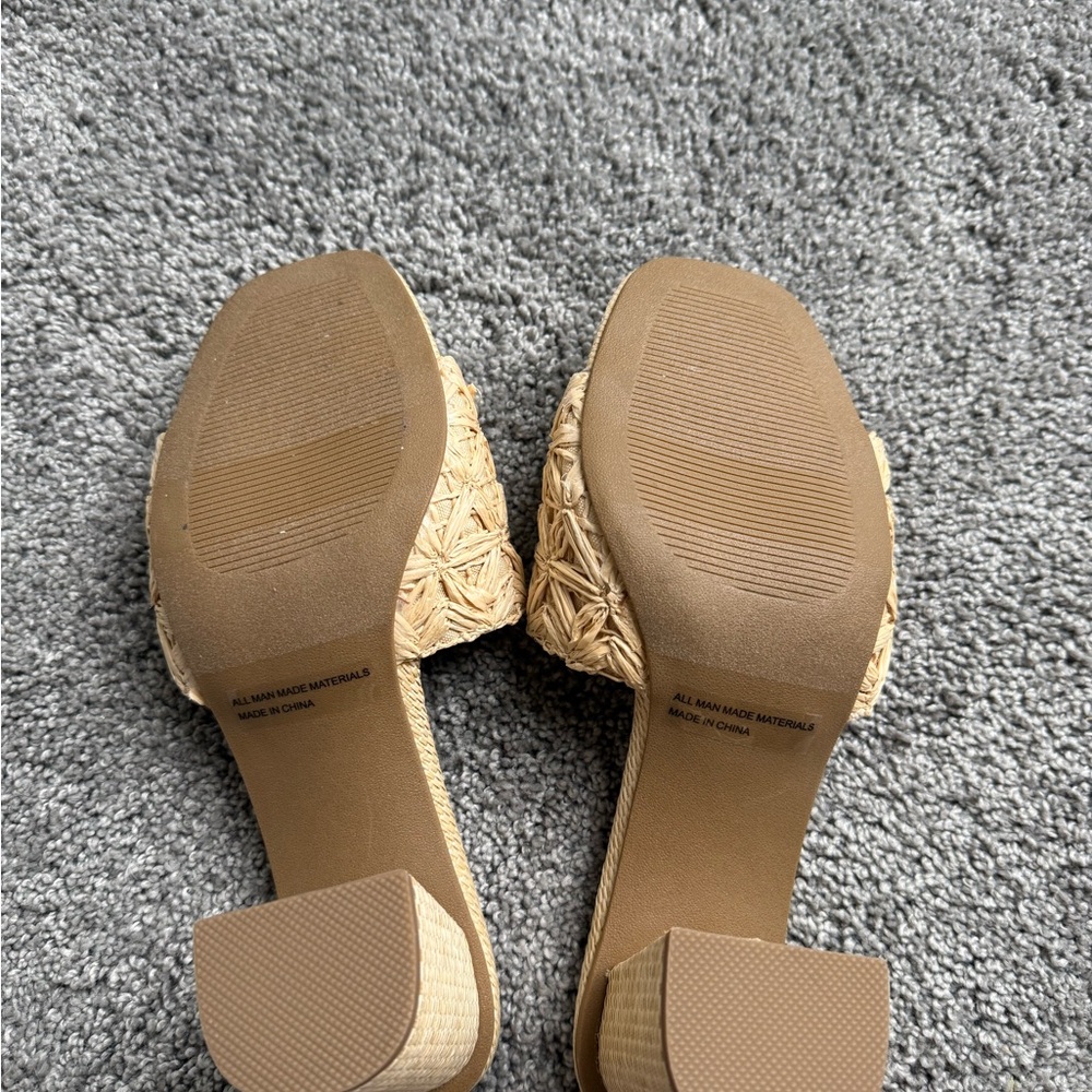 DV by Dolce Vita Women's Beige Woven Mules - Picture 4 of 4
